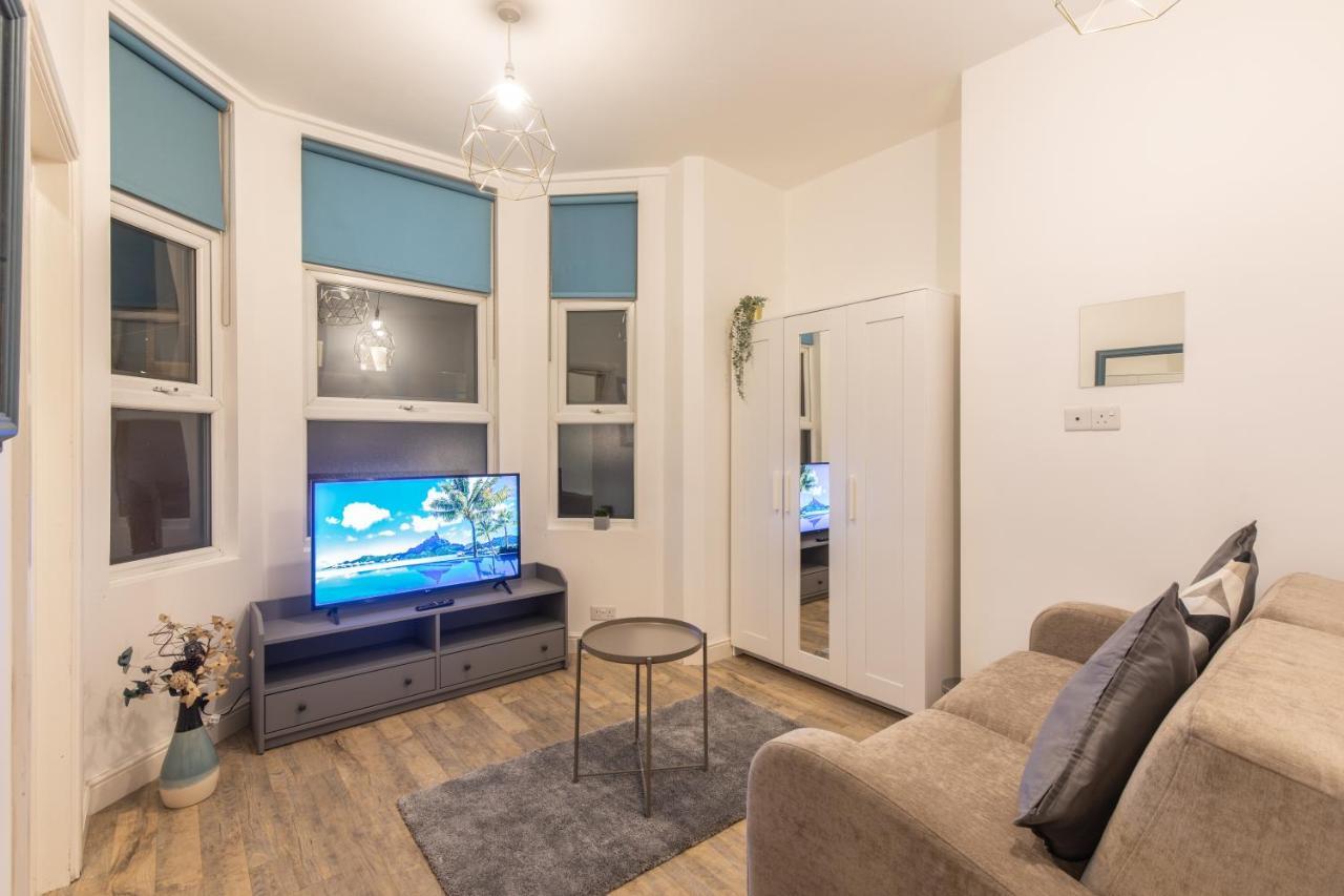 Cosy Modern Apartment, Grand Victorian Building, 5 Mins To Coventry City Centre Exterior foto